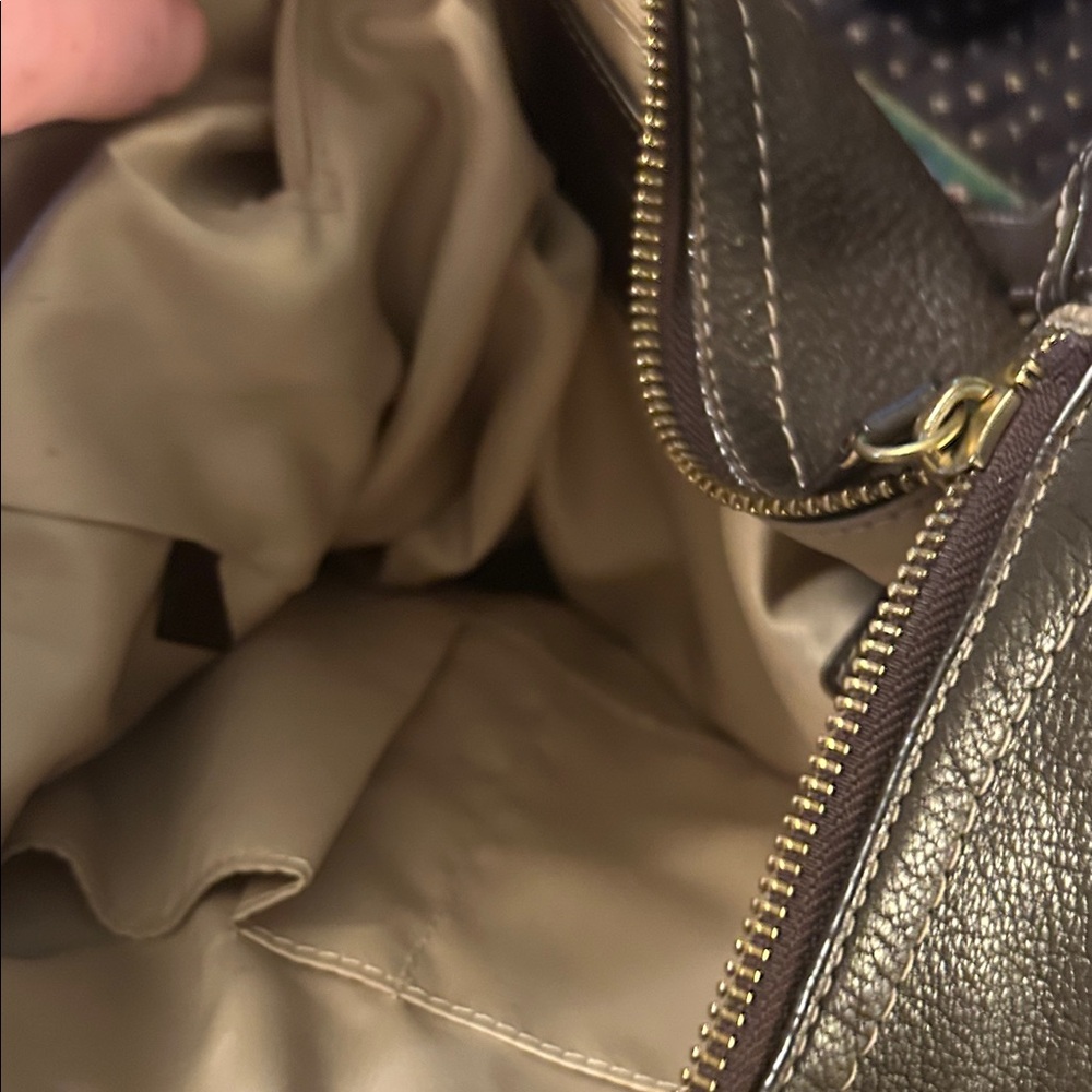 Elegant Black Leather Shoulder Bag - Picture 4 of 10